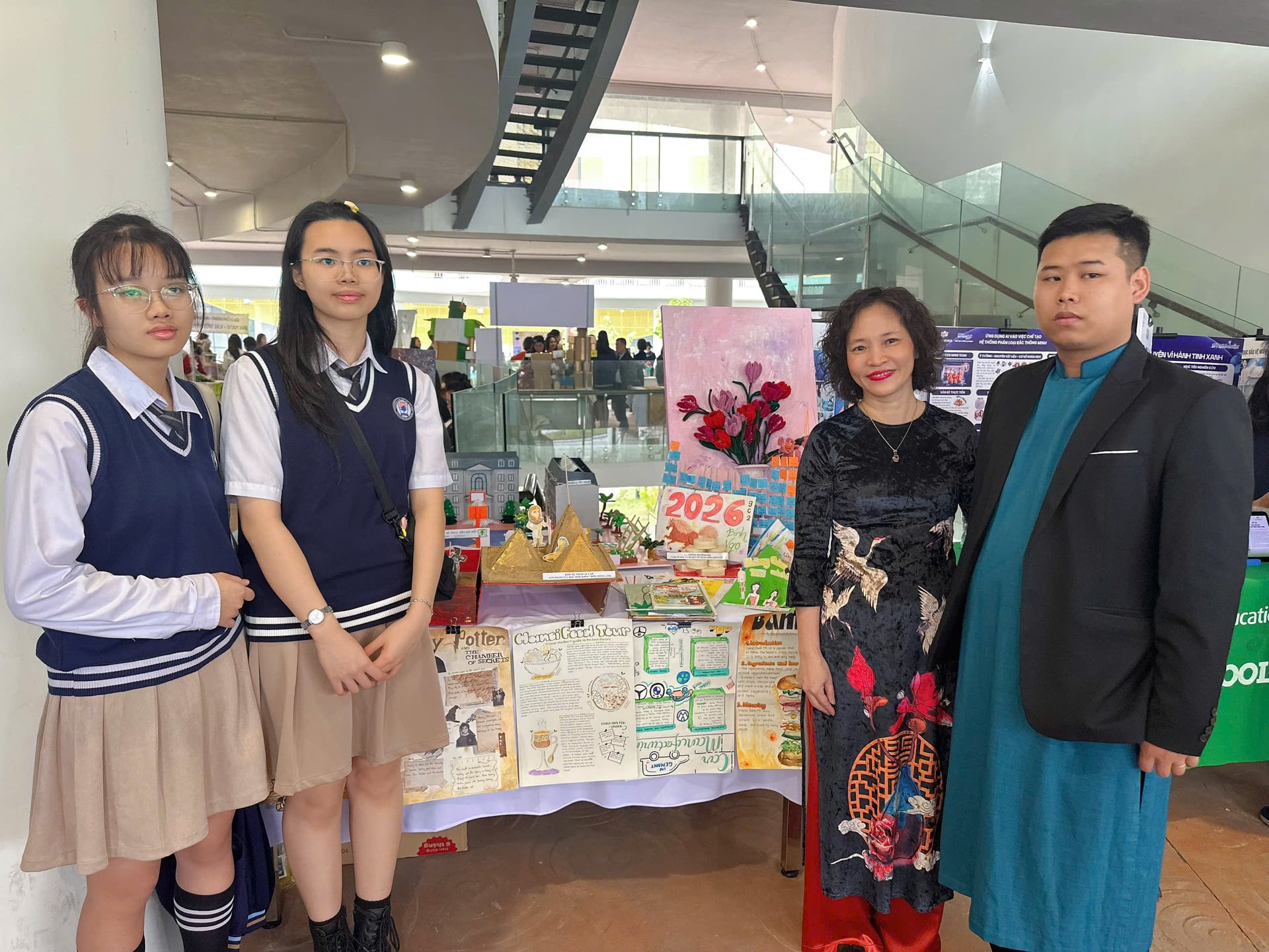 hon-800-dai-bieu-du-truc-tiep-le-trao-giai-thuong-truong-hoc-sinh-thai-asean-093328_70